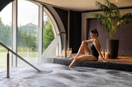 Powerscourt Hotel - Spa hydrotherapy pool